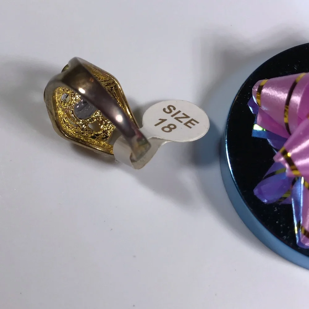 Gorgeous Big Statement Ring Vintage Deadstock New Unique Rare Sparkle Gem
